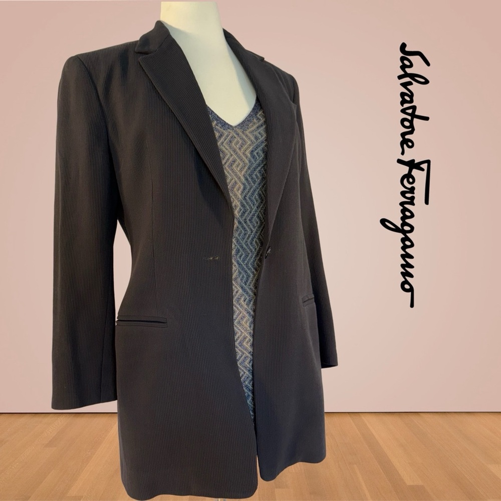 Ferragamo Tailored Wool Blend Blazer Women’s EU40 (US8) | Classic Chic